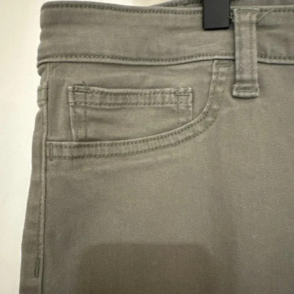 Gap Cropped Mid-Rise Favorite Jegging in Vintage Palm Green - Picture 7 of 11